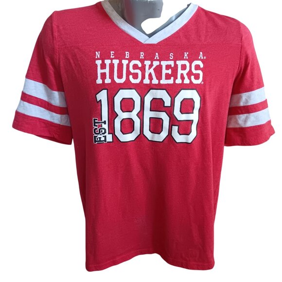 Medium T-shirt Big Red Nebraska Huskers 1869 Est. Red V-Neck T-Shirt - Picture 2 of 4
